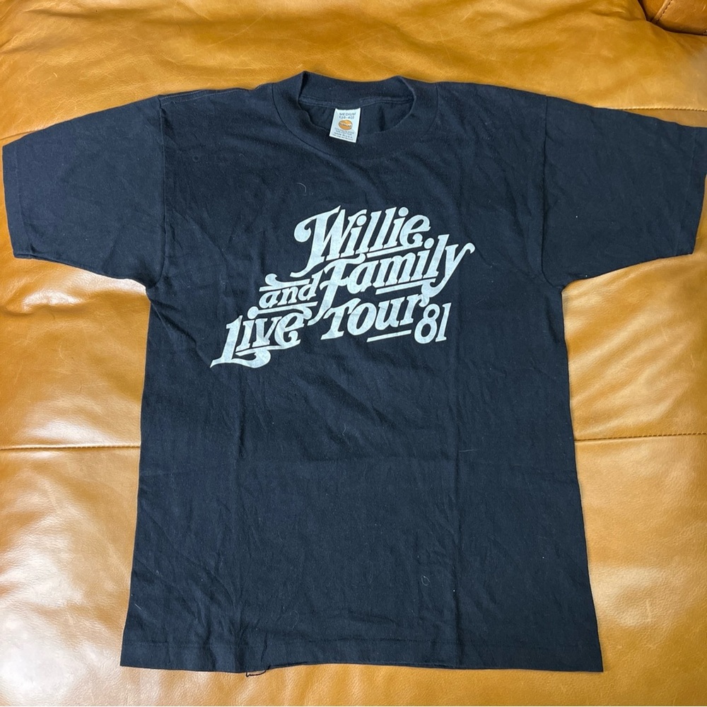 Vintage Willie Nelson And Family Live Tour T Shirt Size Med Band 80s USA 1981